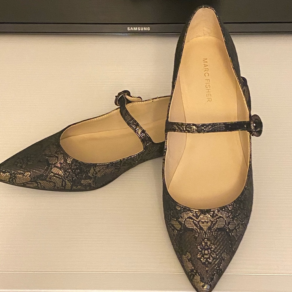 Marc Fisher - Mary Jane Flats.